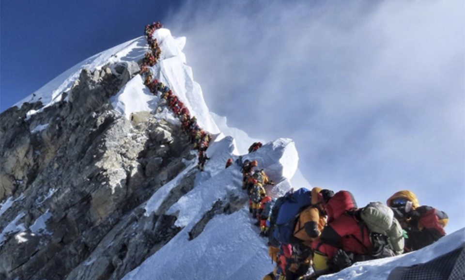 Panel suggests govt stop inexperienced from climbing Everest