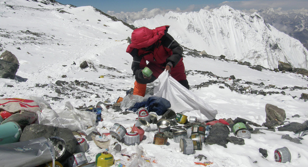 Over 10 tons waste removed from Everest since April