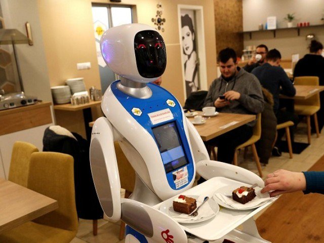 Robots serve up food and fun in Budapest cafe