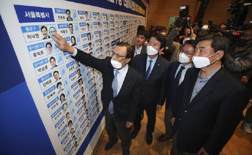 South Korean ruling party wins vote held amid virus fears