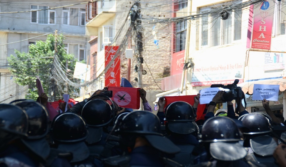 Students protesting against NRB Governor in Baluwatar detained