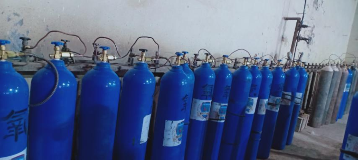 450 oxygen cylinders travel 3000km to save lives in Nepal