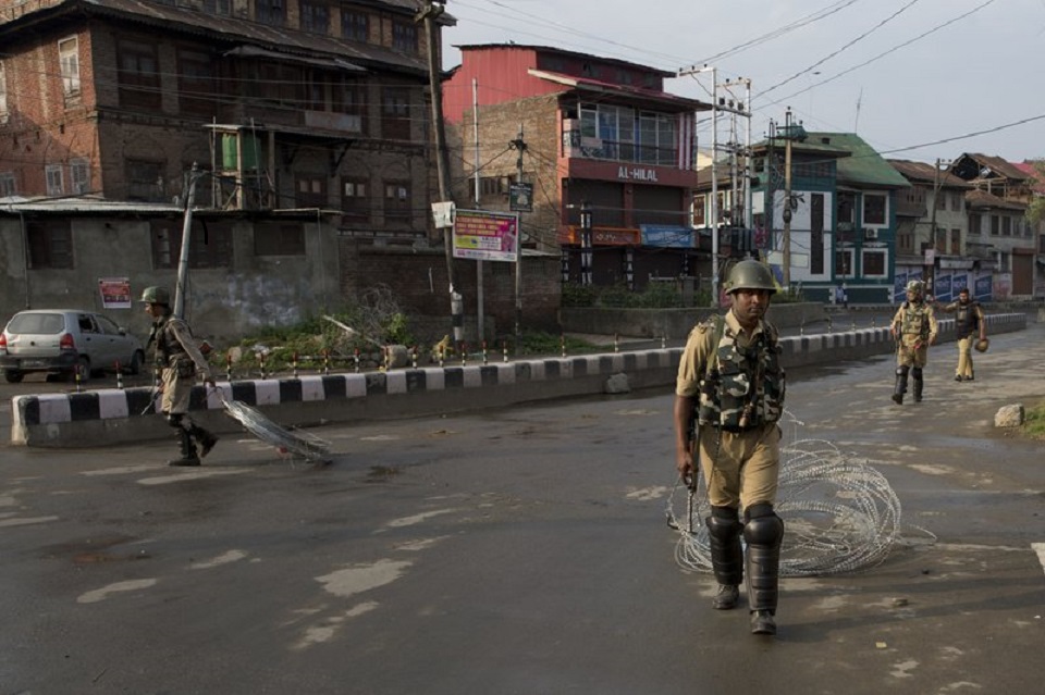 India takes foreign envoys to disputed Kashmir