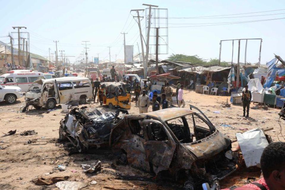 Mogadishu checkpoint blast kills at least 61 - ambulance official