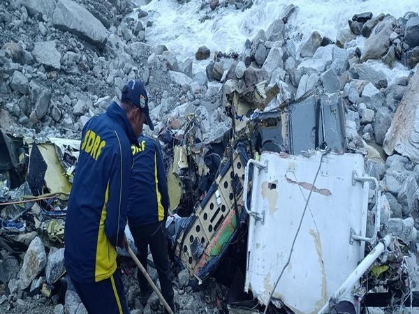 India: Helicopter being airlifted by MI-17 chopper crashes in Kedarnath