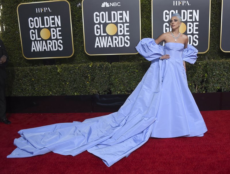 Stars returned to looks in color on the Golden Globes carpet