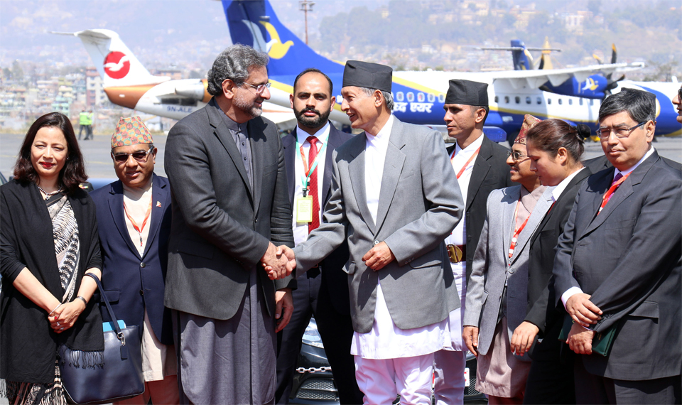 Pakistani PM Abbasi returns after wrapping up two-day Nepal visit