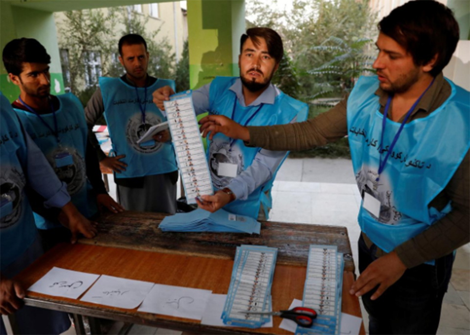 Afghan election sees one in five voters cast ballot - unofficial estimate