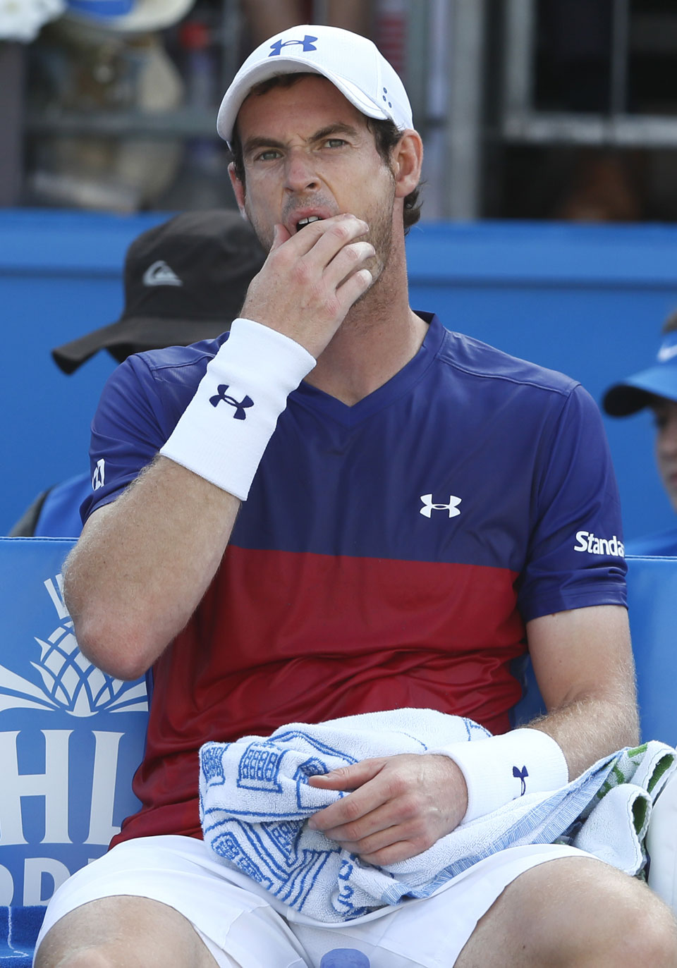 Murray out on day of 1st-round shocks at Queen's