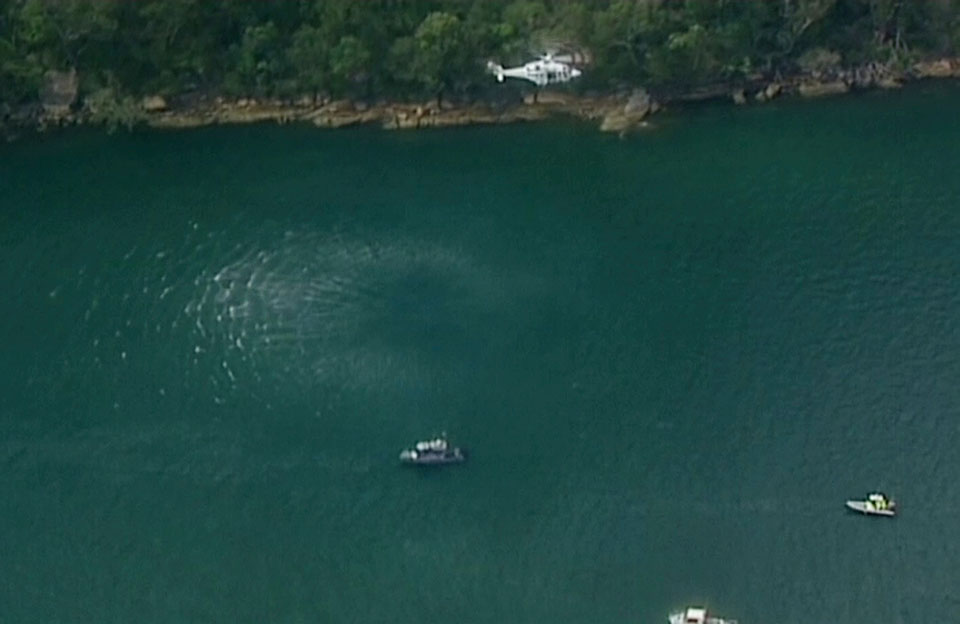 Seaplane crashes into Sydney river, killing all 6 on board