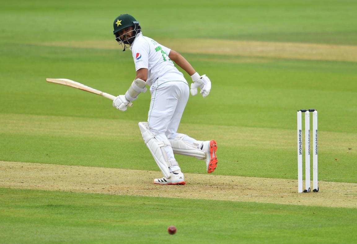 Pakistan look to profit from wasteful England in second test