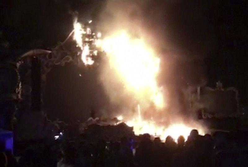 20,000 fans flee huge fire at music festival in Barcelona