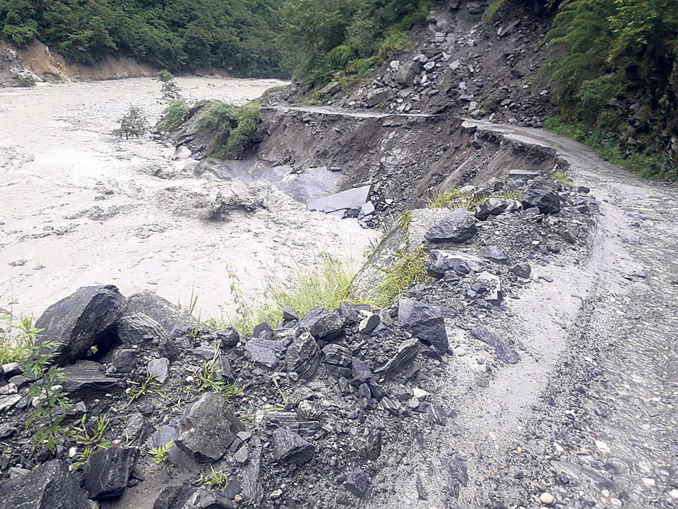 Vehicular movement along Beni-Jomsom road section resumes