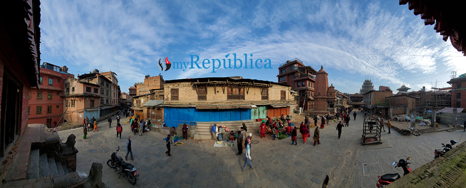 Defying lockdown, people flock to streets, shops in Bhaktapur (with photos)