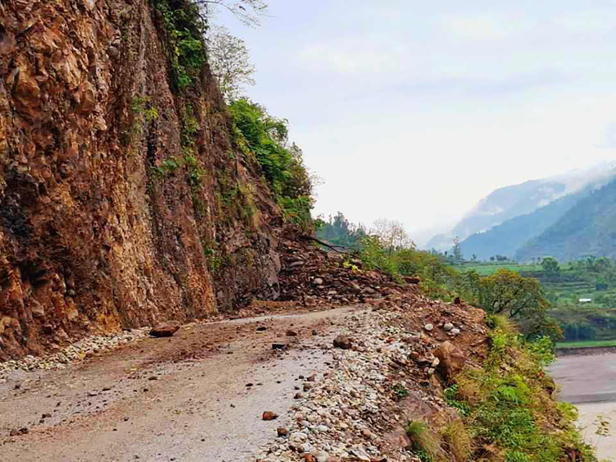 Kaligandaki corridor blocked by landslides