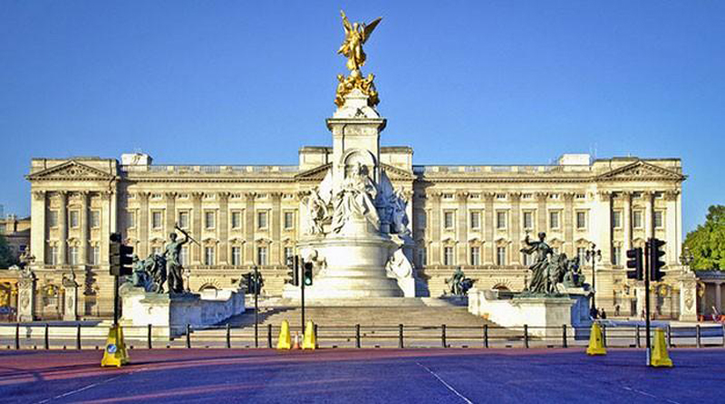 Britain to spend £369 million on renovation of Buckingham Palace