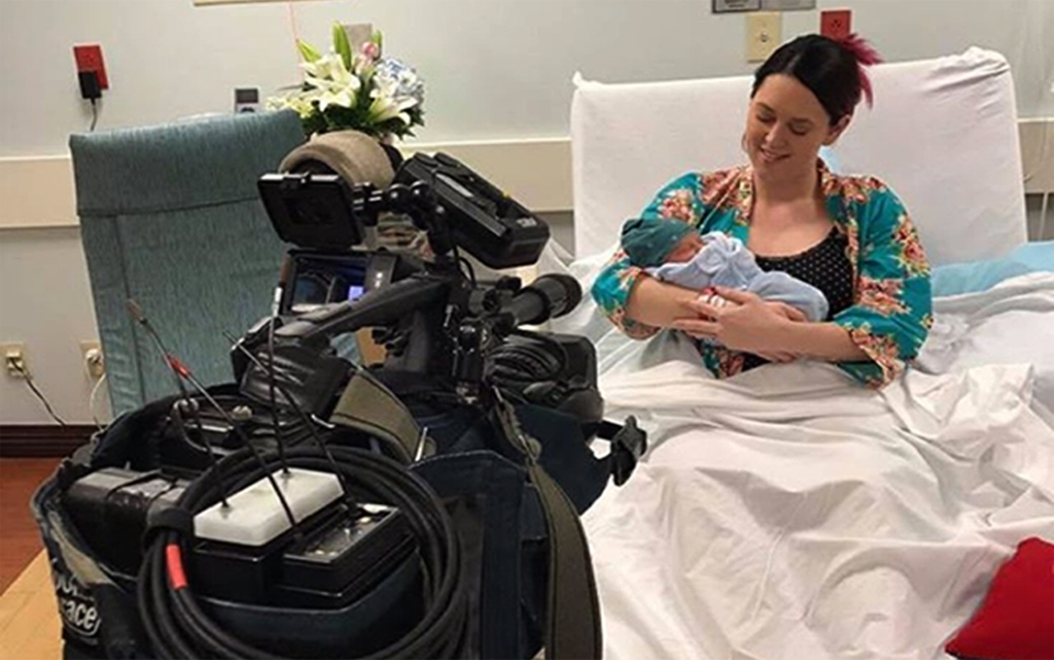 Radio host gives birth on-air during rush hour
