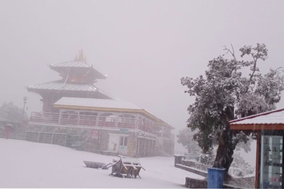 Kathmandu drizzles; snowfall in Chandragiri