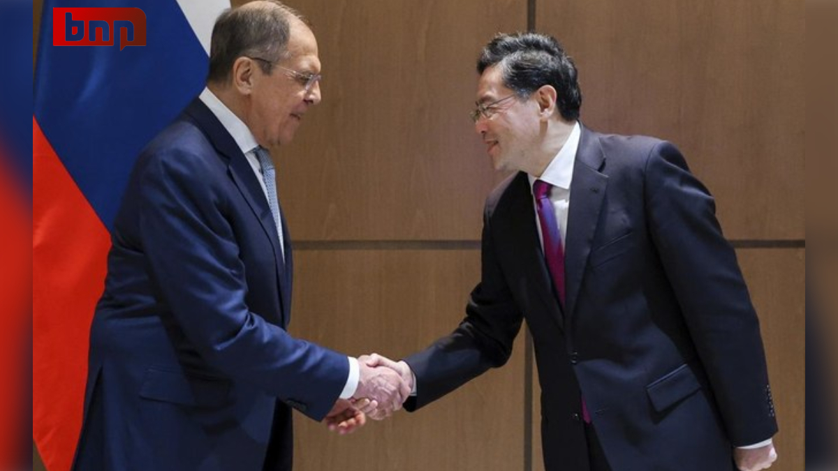 Russian Foreign Minister Sergey Lavrov holds talks with Chinese counterpart Qin Gang in Uzbekistan