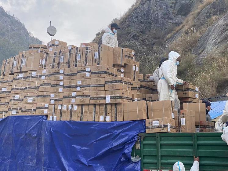 Two million syringes donated by China arrive in Nepal