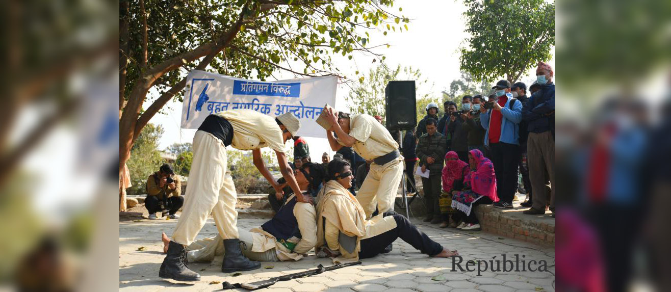 Civil society activists pay homage to martyrs as they conclude third phase of protest against ‘regression (with photos)