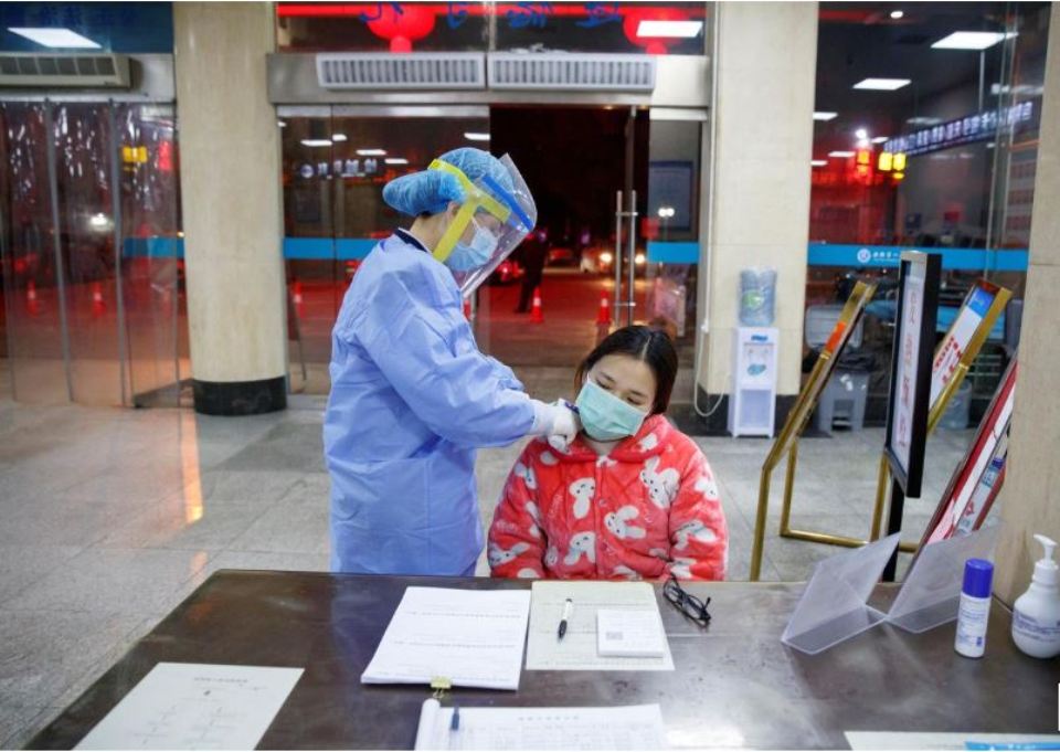 China virus toll passes 130 as U.S. weighs flight ban