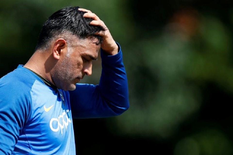 Dhoni may quit ODIs and be in T20 World Cup mix - Shastri