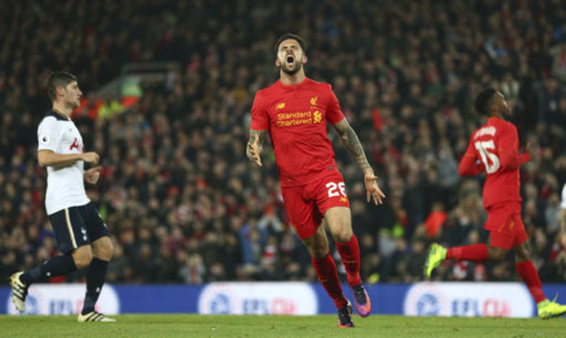 Liverpool striker Ings hurts knee, out for up to 9 months