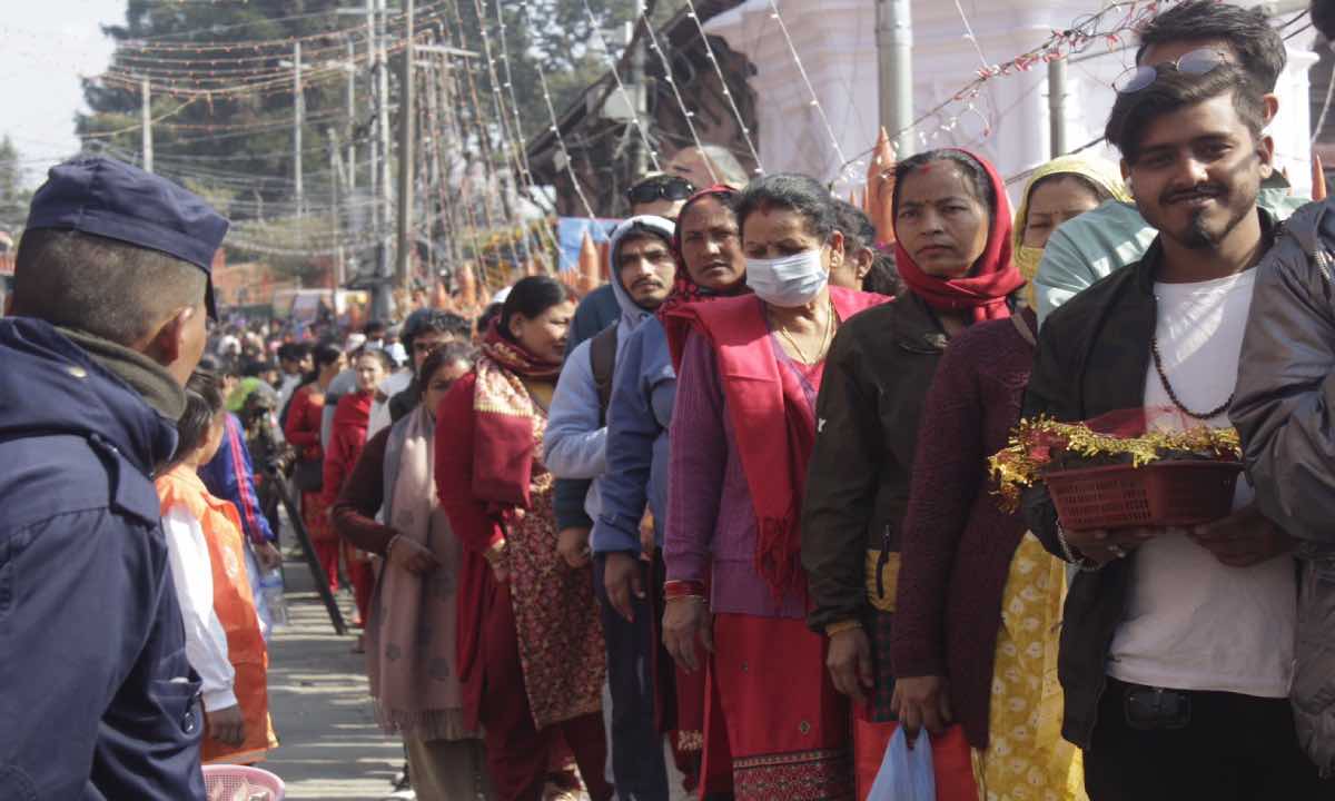 Devotees throng Pashupatinath temple on occasion of Mahashivaratri festival (In Pictures)