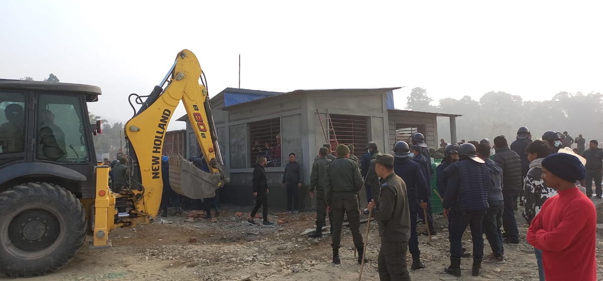 Locals, police clash over demolition of illegal structures in Dharan