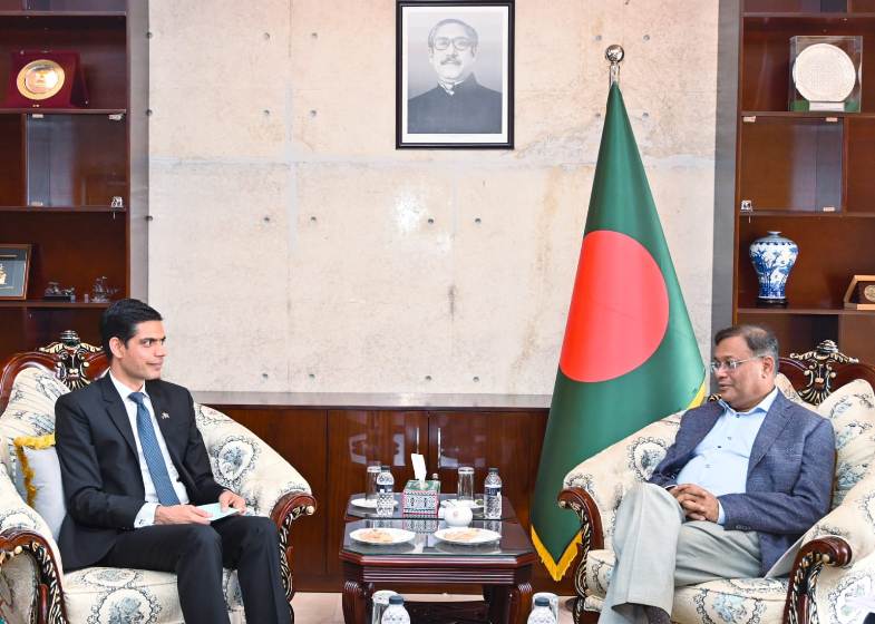 Ambassador Bhandari pays courtesy call on Foreign Minister of Bangladesh