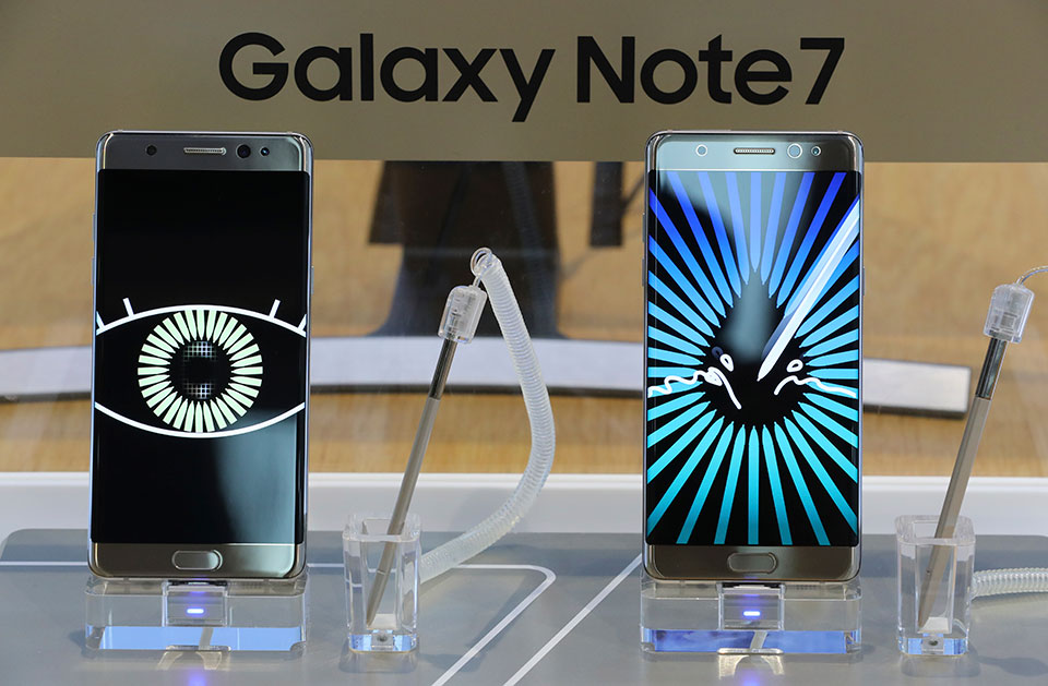 Samsung stops making Galaxy Note 7s as fresh problems emerge