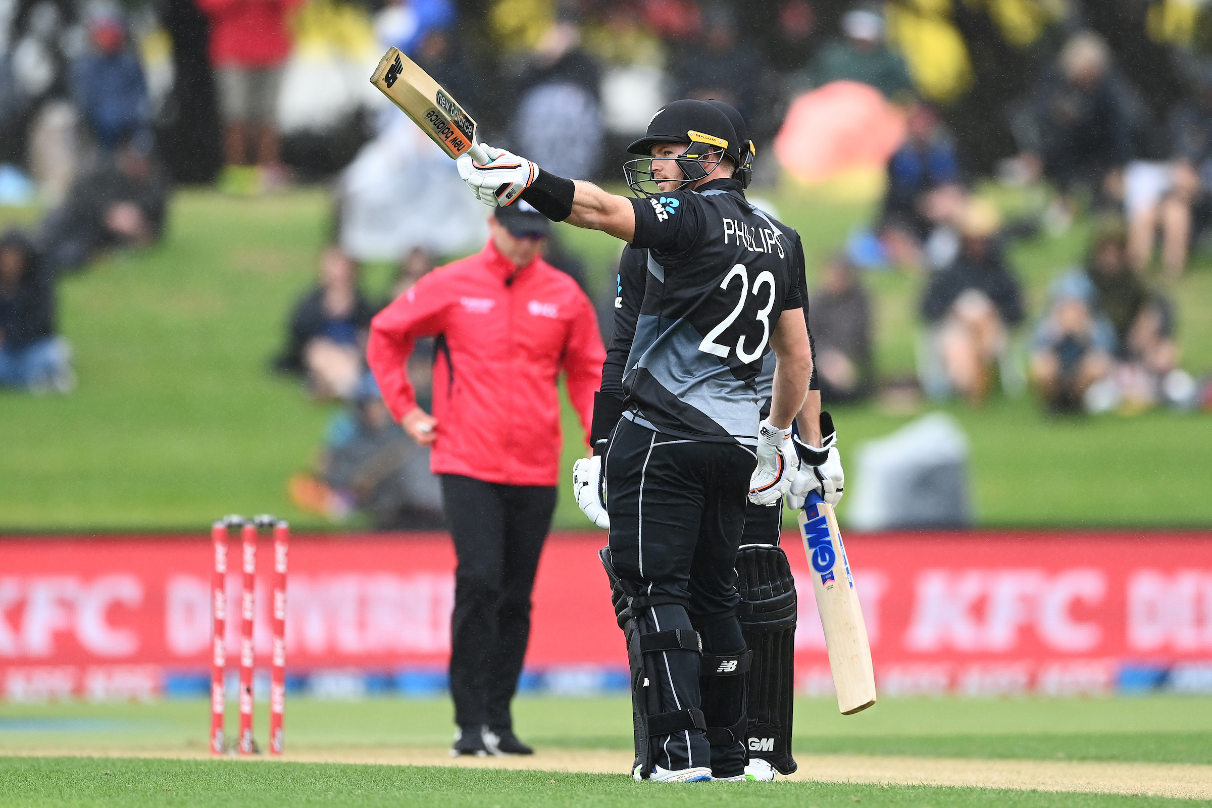Phillips hits fastest T20 ton for New Zealand as hosts bag series