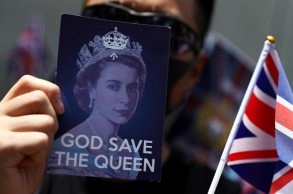 Hong Kong protesters sing 'God Save the Queen' in plea to former colonial power