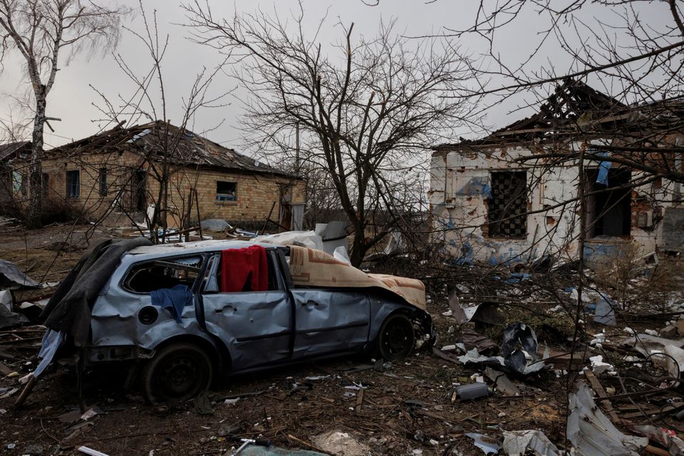Ukraine says Russian forces kill seven civilians in evacuation convoy
