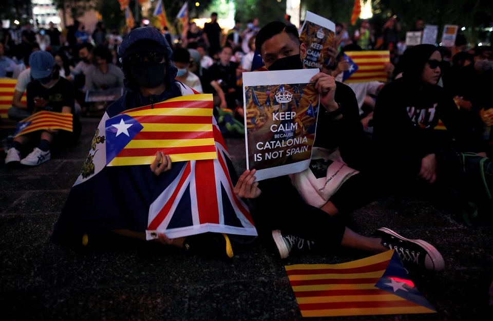 Hong Kong pro-democracy protesters rally for Catalan independence