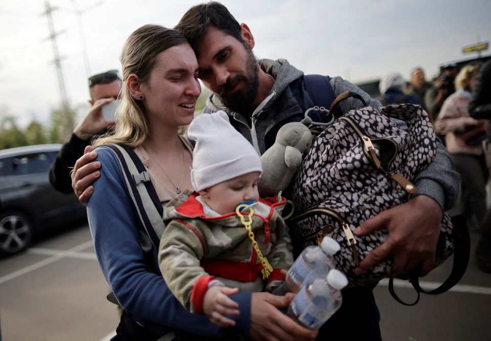 Prolonged truce needed for Mariupol evacuations, Ukraine's president says