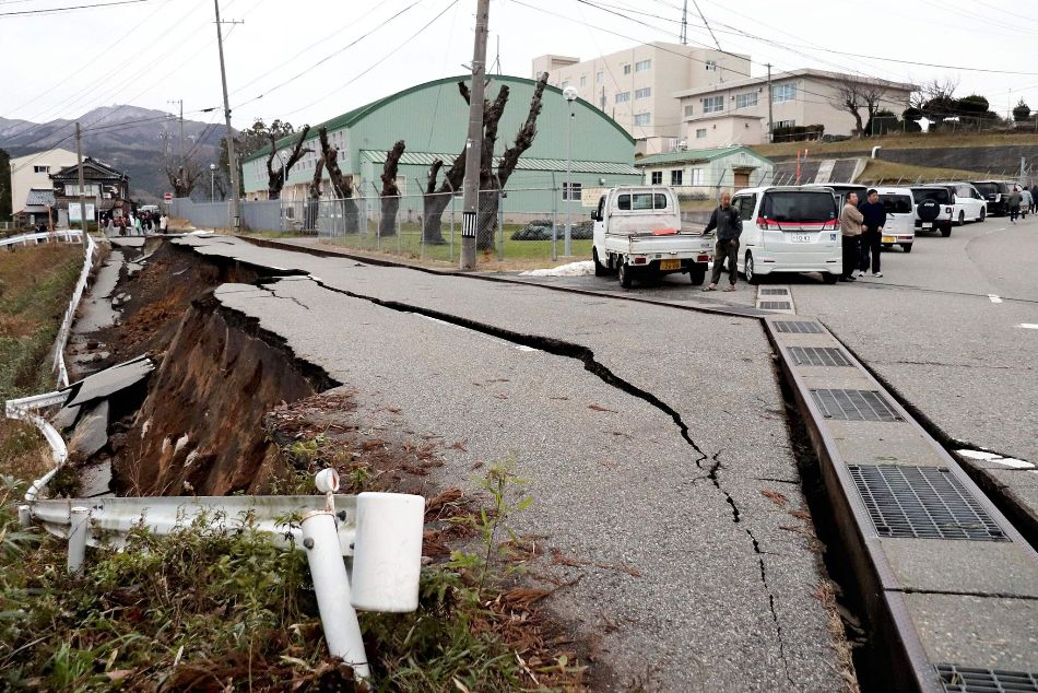 Major Japan quake triggers tsunami waves, residents told to run