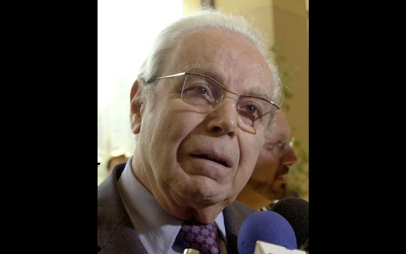 Pérez de Cuéllar, Peruvian two-term UN chief, dies at 100