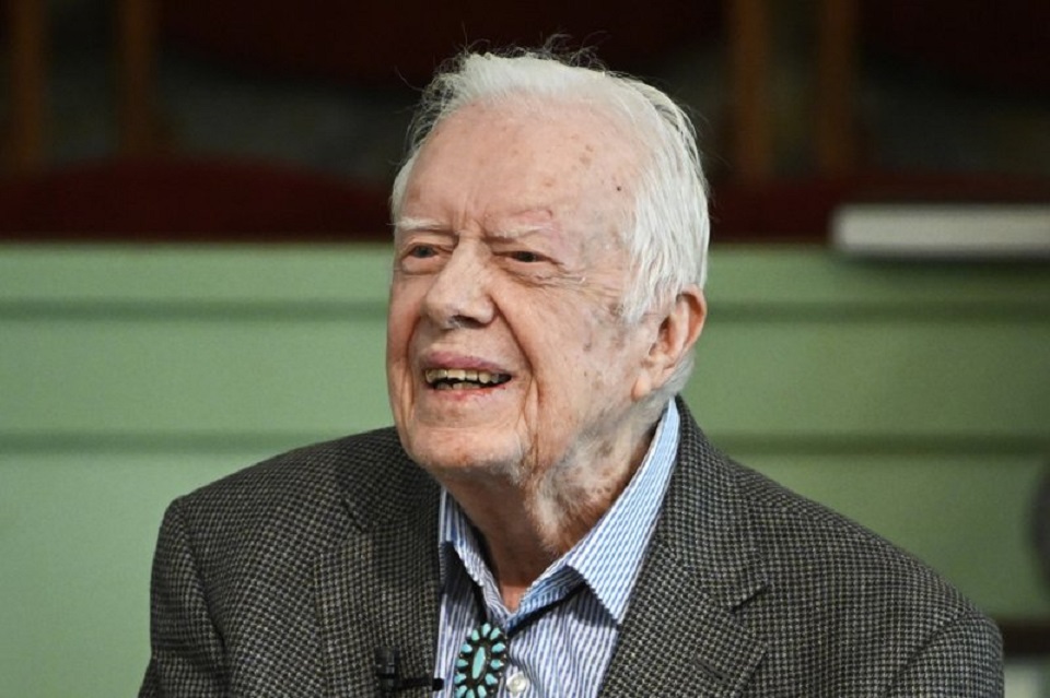 After brain surgery, Jimmy Carter returns to hometown church