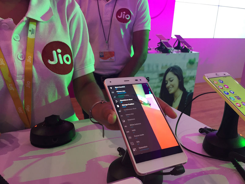 India’s Reliance Jio racks up 100 million subscribers but ends freebies