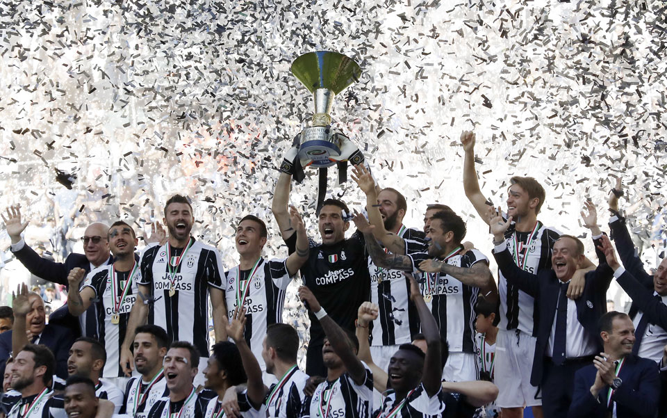 Juventus clinches record 6th straight Serie A title