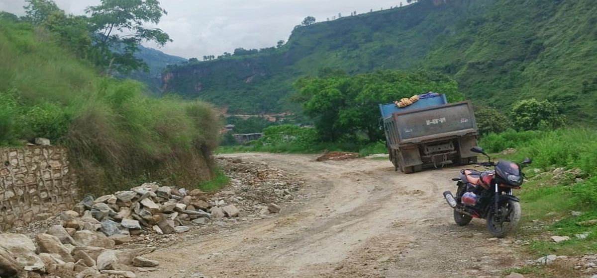 Kaligandaki corridor blocked by landslides