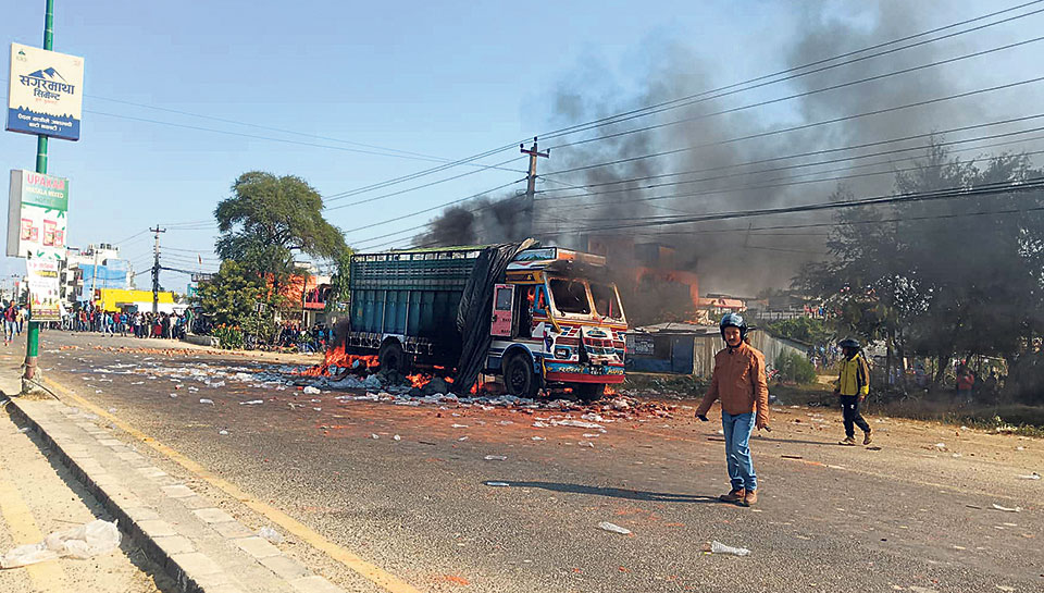 Kohalpur tense after truck hits schoolgirl