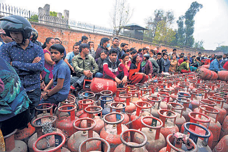 Govt subsidy on cooking gas to be reduced gradually