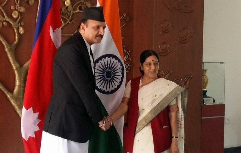 Dr Mahat interacts with Indian leaders