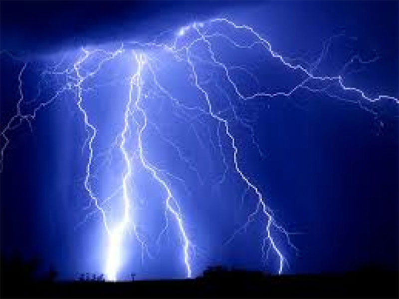 Six injured in lightning