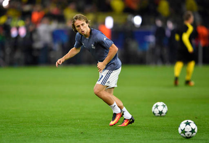 Luka Modric extends his contract with Real Madrid until 2020