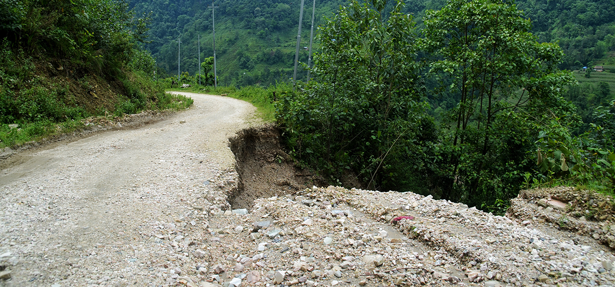 Landslide blocks mid-hill highway