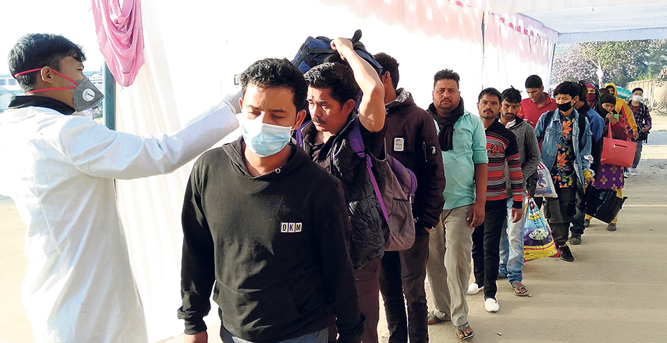 Over 10,000 people enter Nepal via Gaddachauki in a week for Dashain